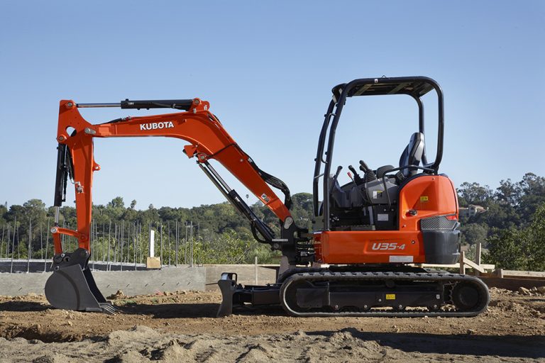 <span style="font-size: 0.6em; color: #b8b8b8">Louez une Mini-Excavatrice </span><br>Kubota U35 Zero-Tail <br><span style="font-size: 0.6em; color: #b8b8b8"">de 3 Tonnes à Ottawa