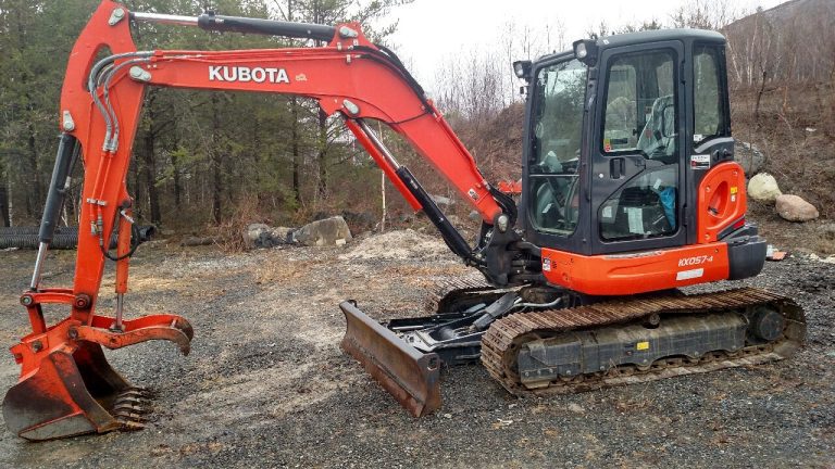 <span style="font-size: 0.6em; color: #b8b8b8">Louez une Mini-Excavatrice </span><br>Kubota KX057 <br><span style="font-size: 0.6em; color: #b8b8b8"">de 5 Tonnes à Ottawa
