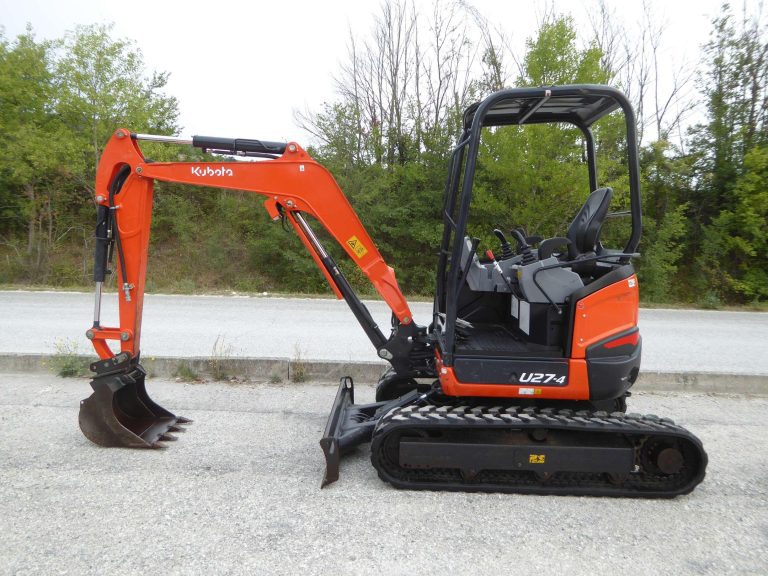 <span style="font-size: 0.6em; color: #b8b8b8">Louez une Mini-Excavatrice </span><br>Kubota U27 Zero-Tail <br><span style="font-size: 0.6em; color: #b8b8b8"">de 3 Tonnes à Ottawa