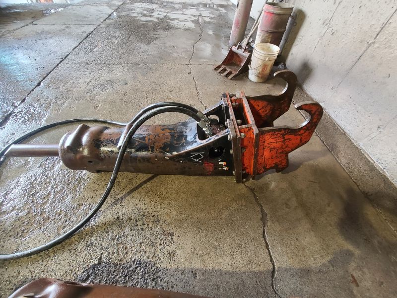 <span style="font-size: 0.7em; color: #b8b8b8">Buy the </span><br>Kubota KXB860 <br><span style="font-size: 0.7em; color: #b8b8b8"">Hydraulic Breaker in Ottawa