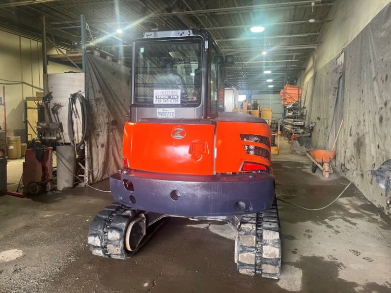 <span style="font-size: 0.6em; color: #b8b8b8">Achetez l'Excavatrice </span><br>Kubota KX057-4CA <br><span style="font-size: 0.6em; color: #b8b8b8"">à Ottawa
